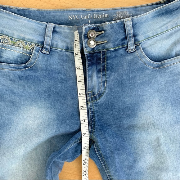 NYC GAL’S Denim Embroidered Capris Women’s Size 8 - Picture 7 of 10